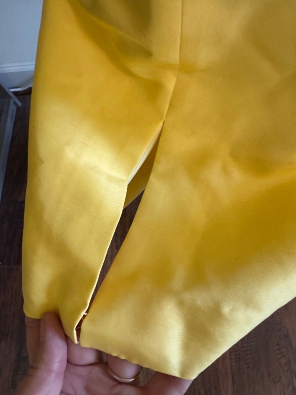 Vintage Travis Ayers Silk Yellow Blazer and Knee Length Pencil Skirt Suit Set 8 - Picture 4 of 15